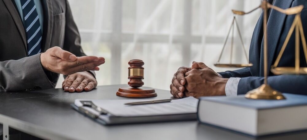 ¿Se pueden reducir o desestimar los cargos bajo la ley RICO?