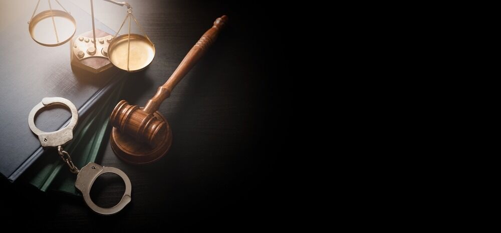 ¿Qué actos califican como abuso sexual en Arizona?